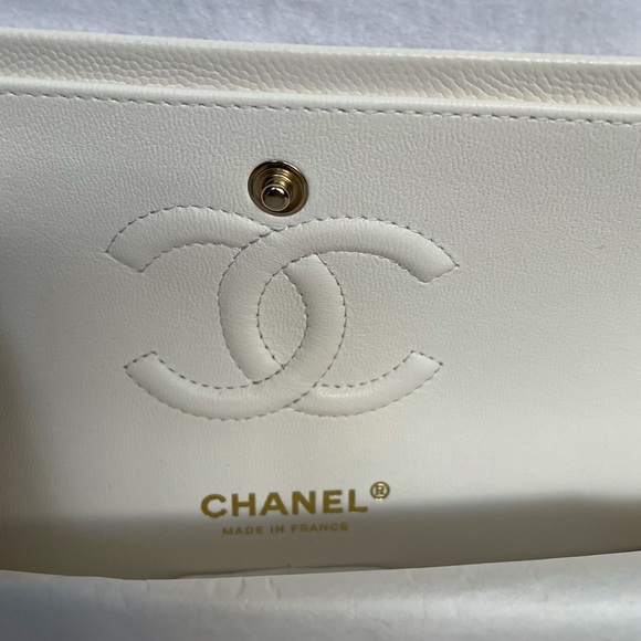 ‼️SOLD‼️CHANEL 21S Ivory Iridescent Caviar Classic - Picture 9 of 11